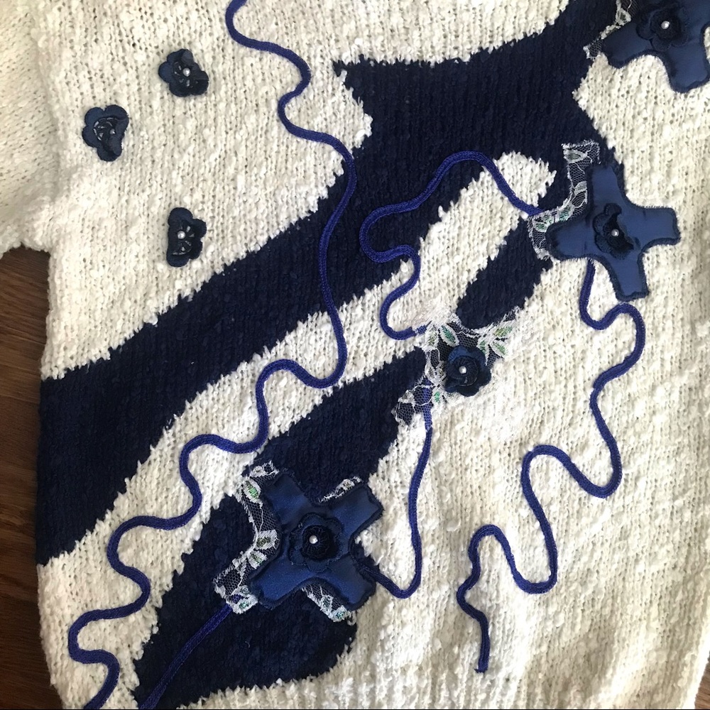 SOLD vintage 80s popcorn sweater S M white blue shoulder pads slouchy - Picture 4 of 5